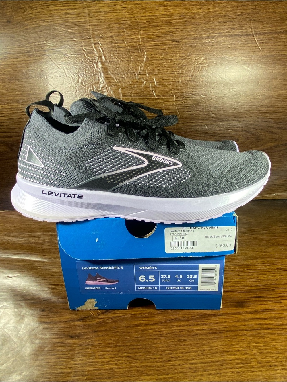 Brooks Levitate stealth fit 5 women’s shoe size 6.5